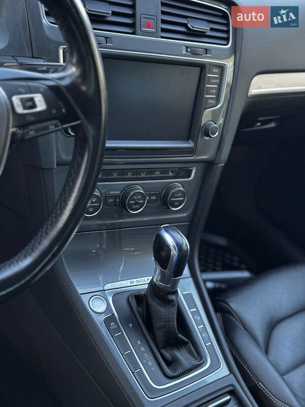 Хэтчбек Volkswagen e-Golf 2016 в Дрогобыче фото 42 Хэтчбек Volkswagen e-Golf 2016 в Дрогобыче