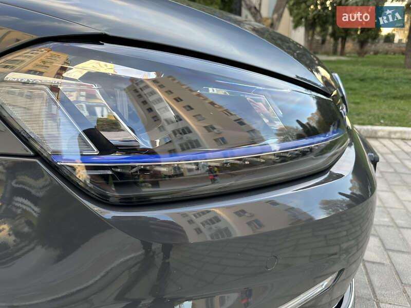 Хетчбек Volkswagen e-Golf 2015 в Кам'янець-Подільському