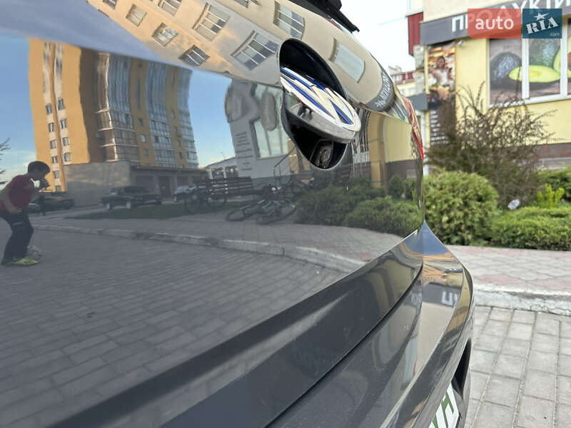 Хетчбек Volkswagen e-Golf 2015 в Кам'янець-Подільському