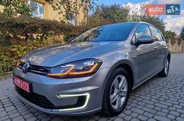 Хэтчбек Volkswagen e-Golf 2017 в 