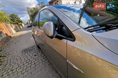 Хэтчбек Volkswagen e-Golf 2017 в 