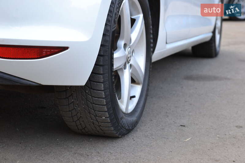 Хэтчбек Volkswagen e-Golf 2015 в Луцке фото 46 Хэтчбек Volkswagen e-Golf 2015 в Луцке