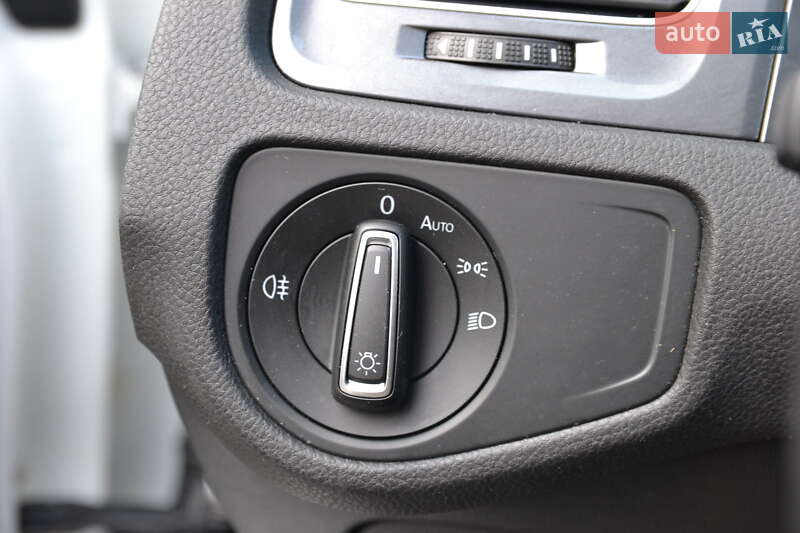 Хэтчбек Volkswagen e-Golf 2015 в Луцке фото 25 Хэтчбек Volkswagen e-Golf 2015 в Луцке