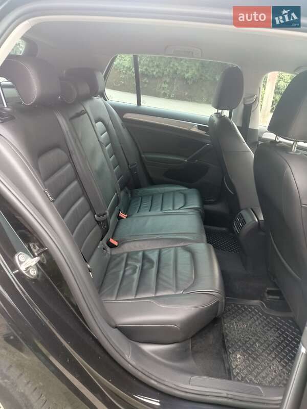 Хэтчбек Volkswagen e-Golf 2016 в Дублянах