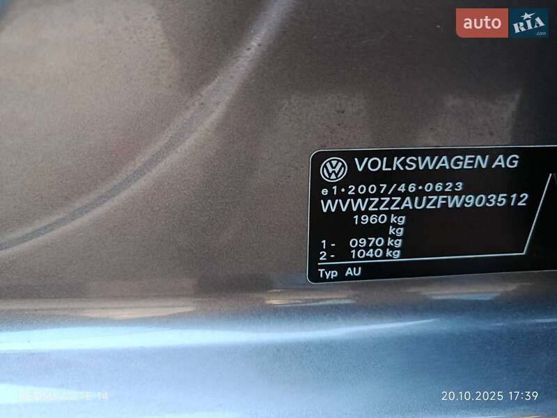 Хэтчбек Volkswagen e-Golf 2015 в Ивано-Франковске