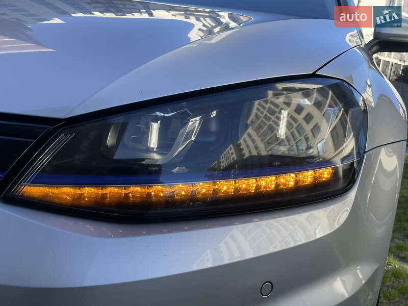 Хетчбек Volkswagen e-Golf 2015 в Львові