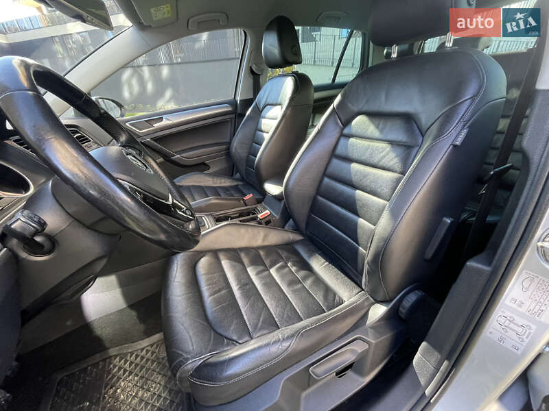 Хетчбек Volkswagen e-Golf 2015 в Львові