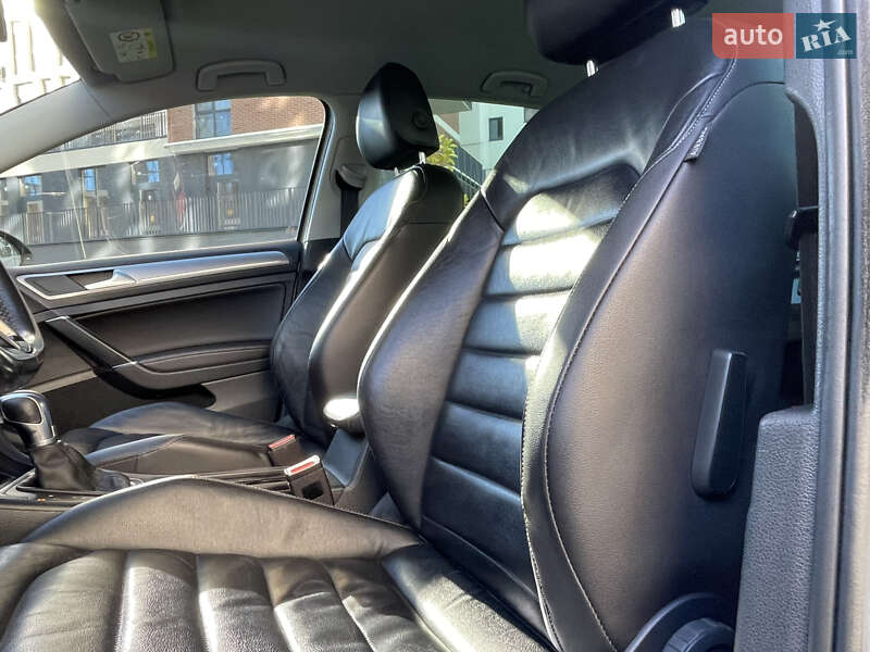 Хетчбек Volkswagen e-Golf 2015 в Львові