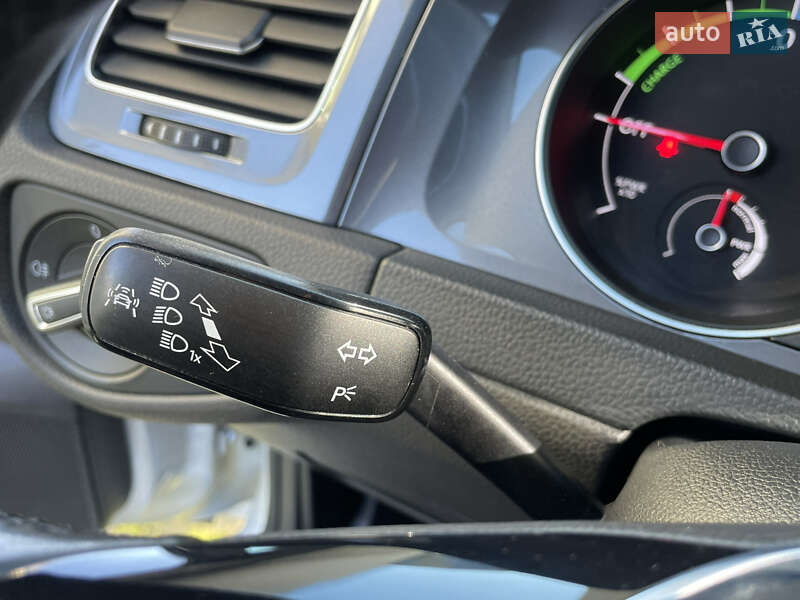 Хетчбек Volkswagen e-Golf 2015 в Львові