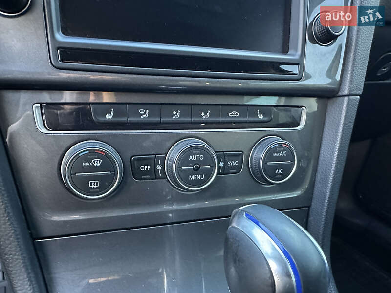 Хэтчбек Volkswagen e-Golf 2015 в Луцке фото 26 Хэтчбек Volkswagen e-Golf 2015 в Луцке