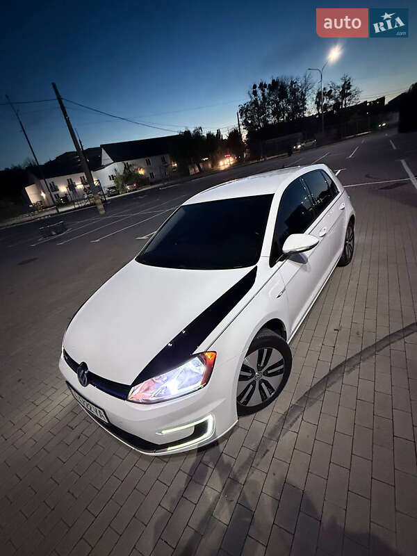 Хэтчбек Volkswagen e-Golf 2016 в Умани