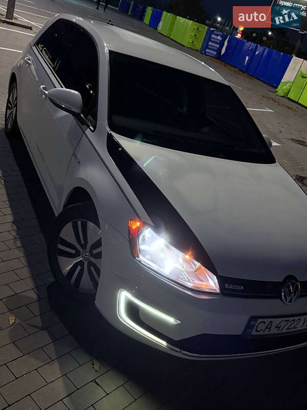 Хэтчбек Volkswagen e-Golf 2016 в Умани