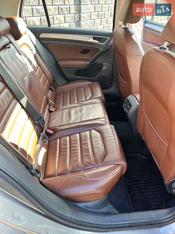 Хэтчбек Volkswagen e-Golf 2015 в Луцке