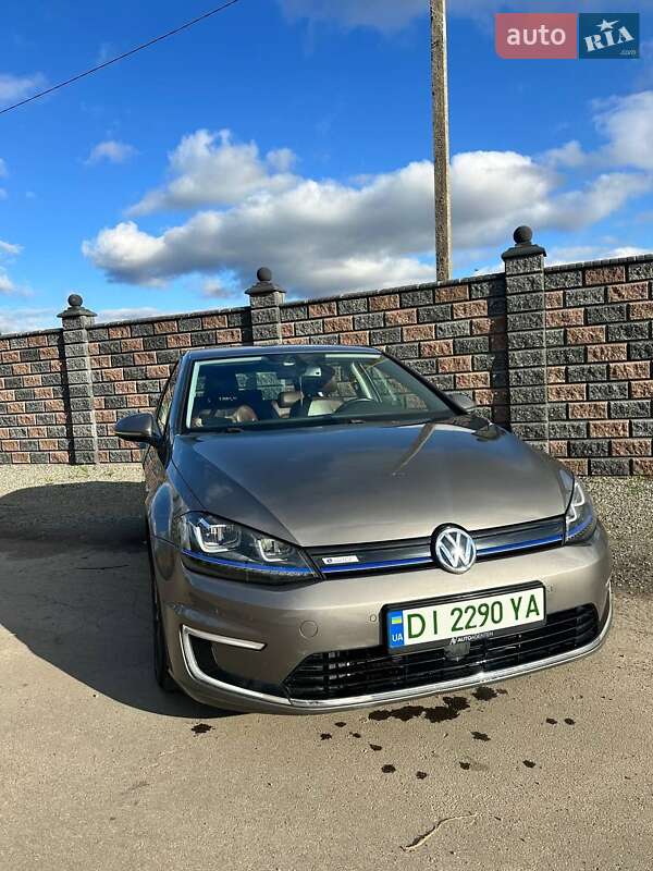 Хэтчбек Volkswagen e-Golf 2015 в Луцке