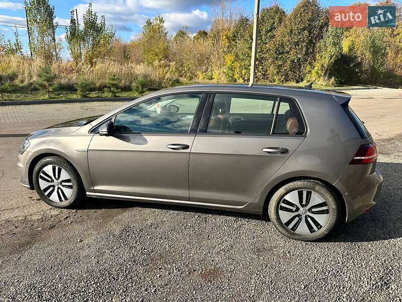 Хэтчбек Volkswagen e-Golf 2015 в Луцке