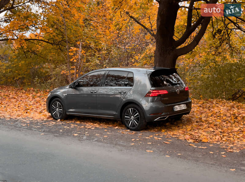 Хетчбек Volkswagen e-Golf 2019 в Рівному