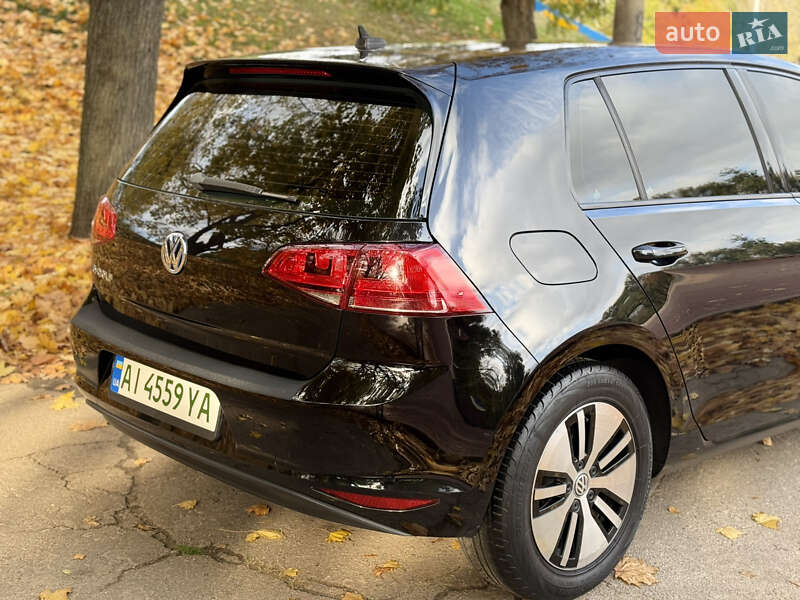 Хэтчбек Volkswagen e-Golf 2015 в Кропивницком