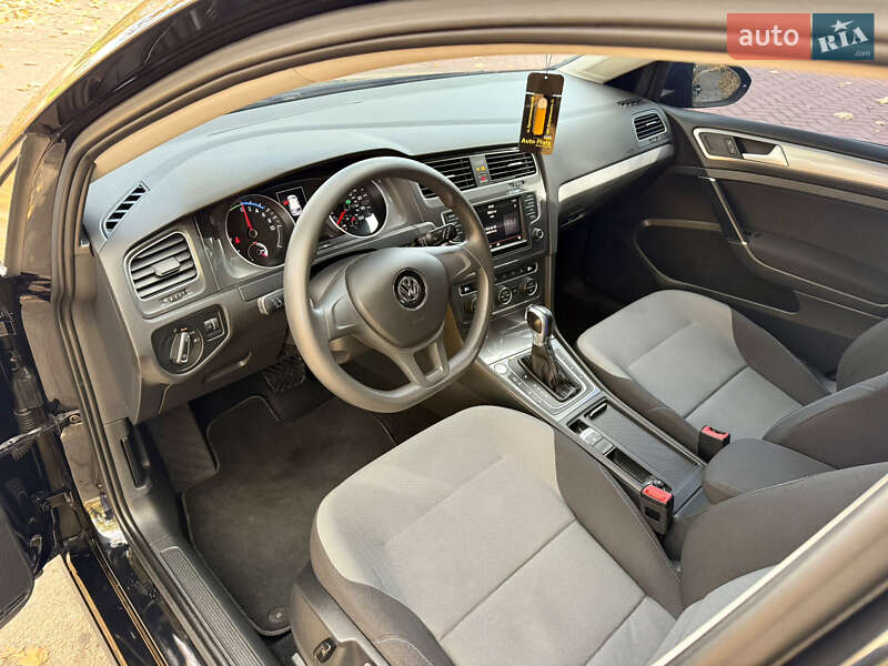 Хэтчбек Volkswagen e-Golf 2015 в Кропивницком