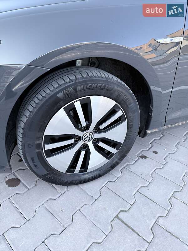 Хетчбек Volkswagen e-Golf 2020 в Тернополі