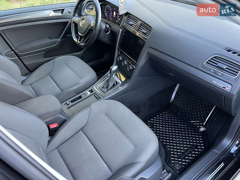 Хэтчбек Volkswagen e-Golf 2019 в Ровно