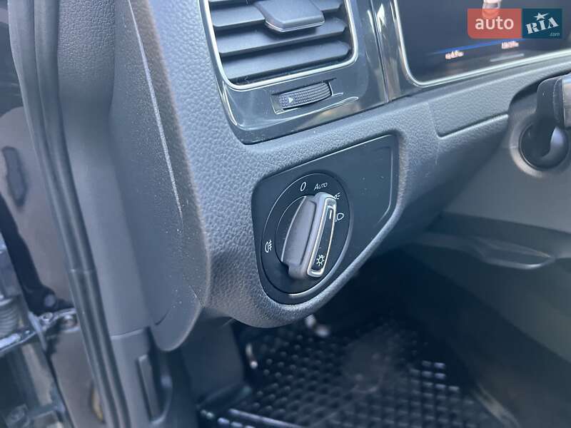 Хэтчбек Volkswagen e-Golf 2019 в Ровно