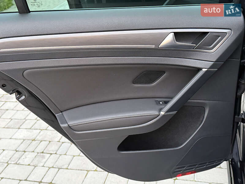 Хэтчбек Volkswagen e-Golf 2020 в Ровно