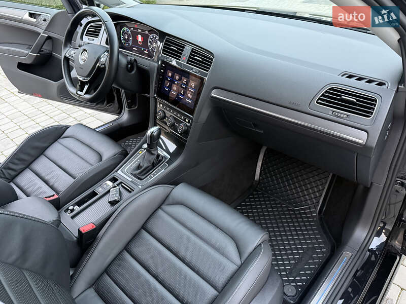 Хэтчбек Volkswagen e-Golf 2020 в Ровно