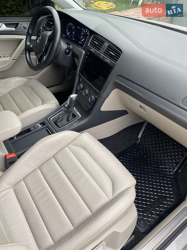 Хетчбек Volkswagen e-Golf 2019 в Хмельницькому фото 9 Хетчбек Volkswagen e-Golf 2019 в Хмельницькому