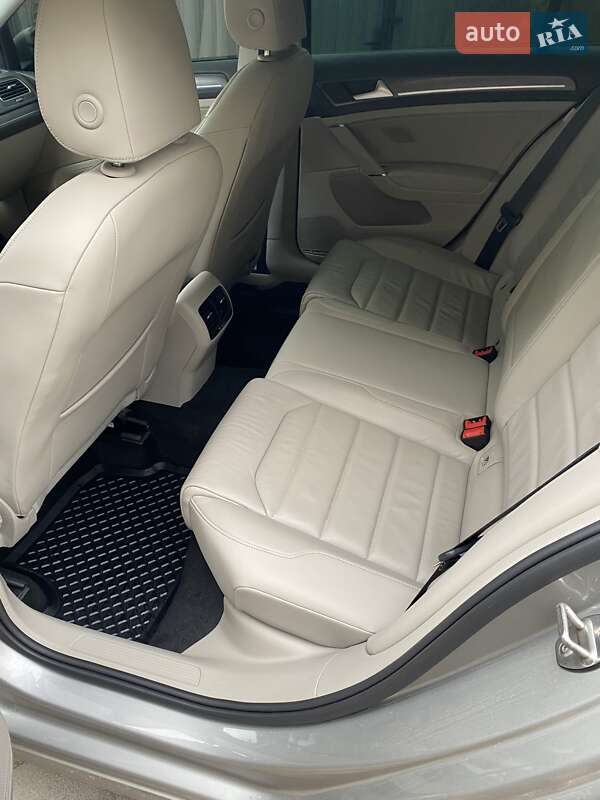 Хетчбек Volkswagen e-Golf 2019 в Хмельницькому фото 14 Хетчбек Volkswagen e-Golf 2019 в Хмельницькому