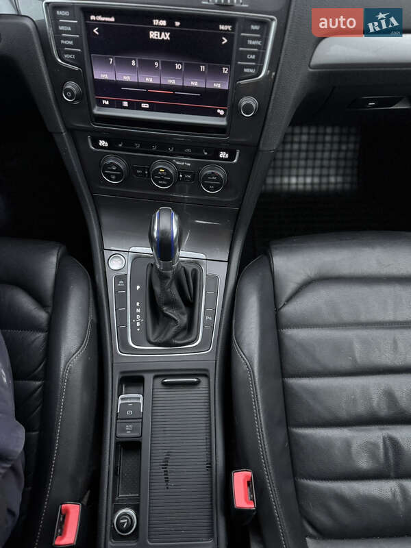 Хетчбек Volkswagen e-Golf 2014 в Рівному