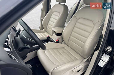 Хэтчбек Volkswagen e-Golf 2015 в 