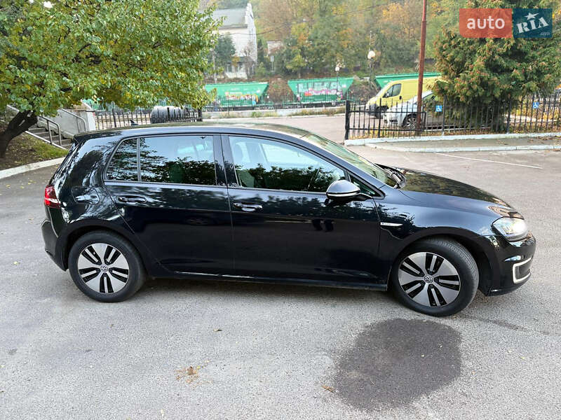 Хетчбек Volkswagen e-Golf 2016 в Львові