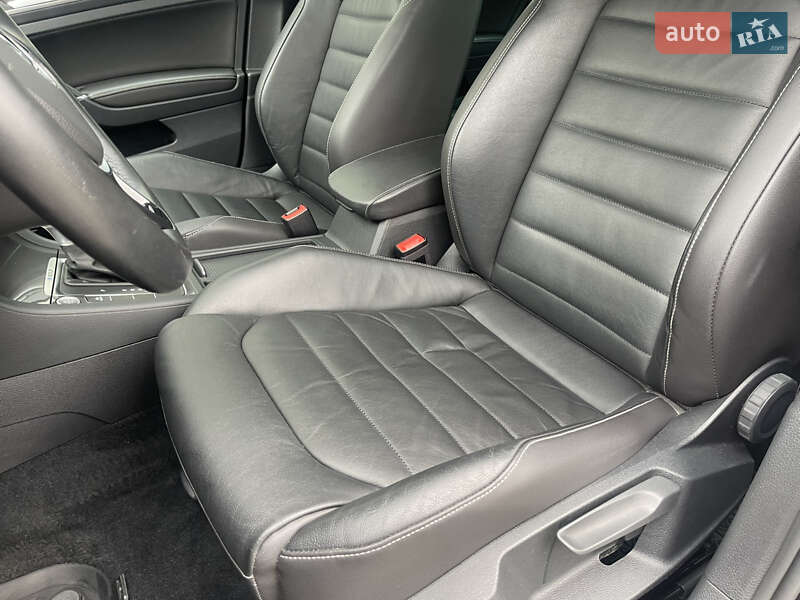 Хэтчбек Volkswagen e-Golf 2016 в Ровно