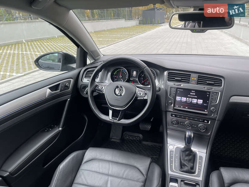 Хэтчбек Volkswagen e-Golf 2016 в Ровно