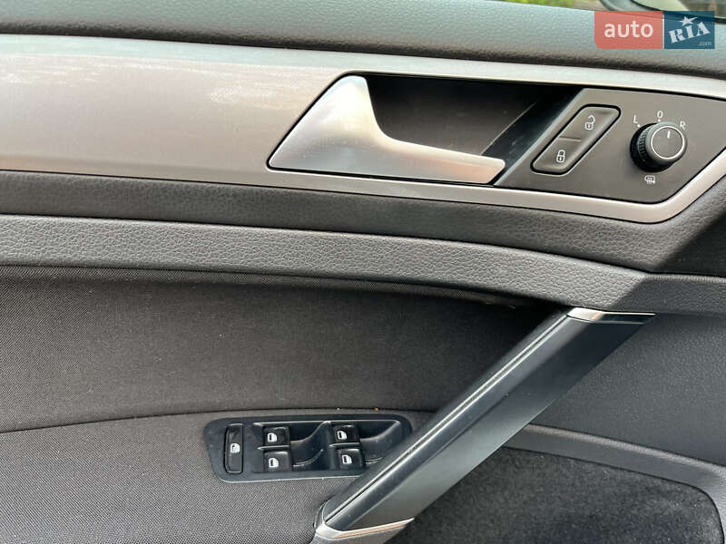 Хэтчбек Volkswagen e-Golf 2014 в Полтаве фото 11 Хэтчбек Volkswagen e-Golf 2014 в Полтаве