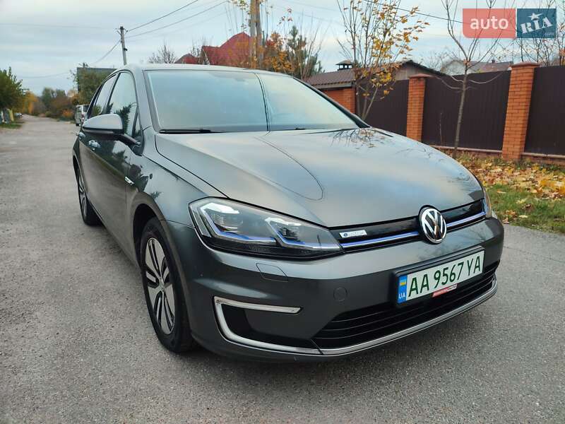 Хэтчбек Volkswagen e-Golf 2018 в Киеве