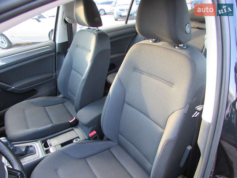 Хэтчбек Volkswagen e-Golf 2018 в Кропивницком