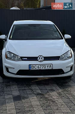 Хэтчбек Volkswagen e-Golf 2016 в 