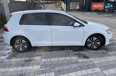 Хэтчбек Volkswagen e-Golf 2016 в 