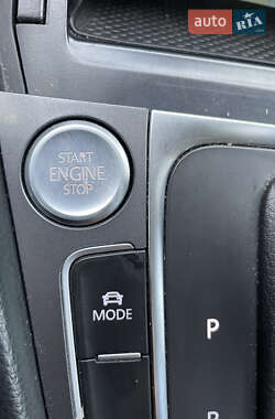 Хэтчбек Volkswagen e-Golf 2016 в 