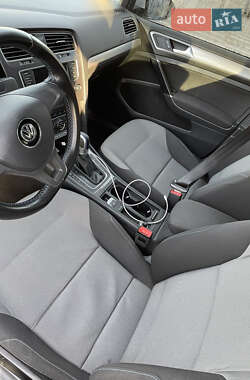 Хэтчбек Volkswagen e-Golf 2016 в 