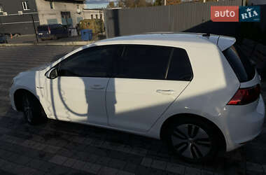 Хэтчбек Volkswagen e-Golf 2016 в 