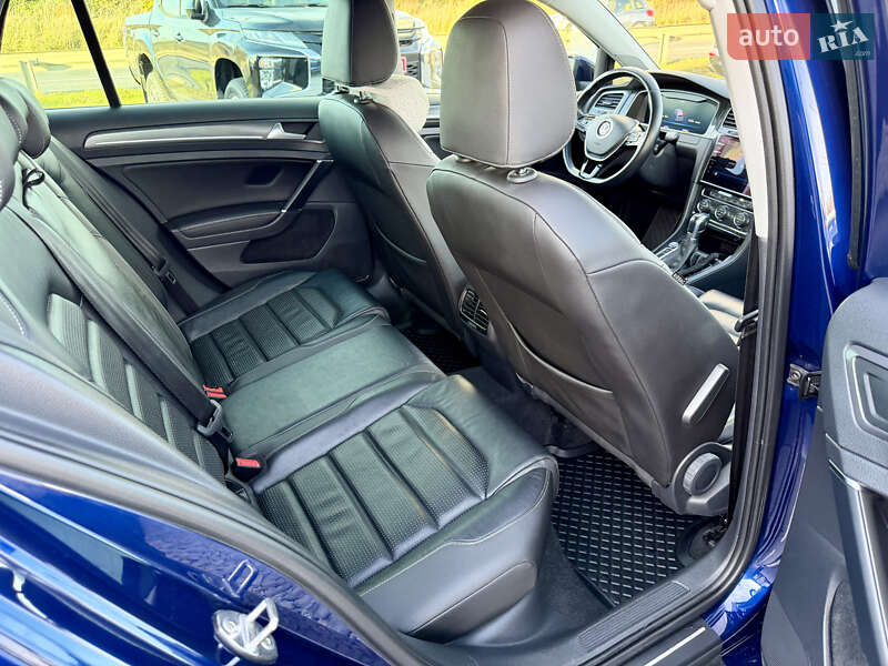Хэтчбек Volkswagen e-Golf 2017 в Львове фото 9 Хэтчбек Volkswagen e-Golf 2017 в Львове