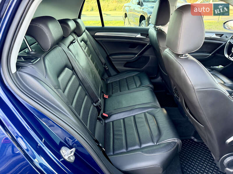Хэтчбек Volkswagen e-Golf 2017 в Львове фото 10 Хэтчбек Volkswagen e-Golf 2017 в Львове