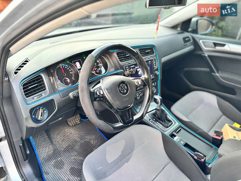 Хэтчбек Volkswagen e-Golf 2014 в Золочеве фото 104 Хэтчбек Volkswagen e-Golf 2014 в Золочеве