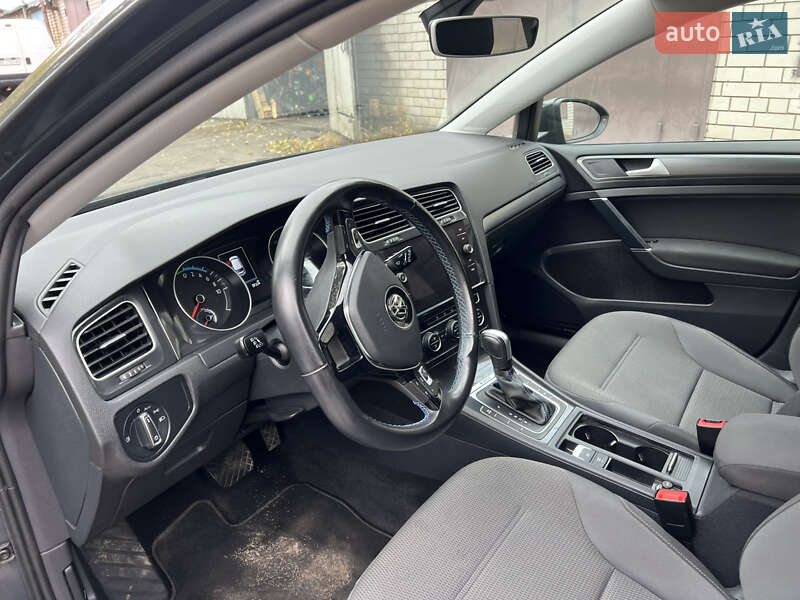 Хэтчбек Volkswagen e-Golf 2020 в Днепре