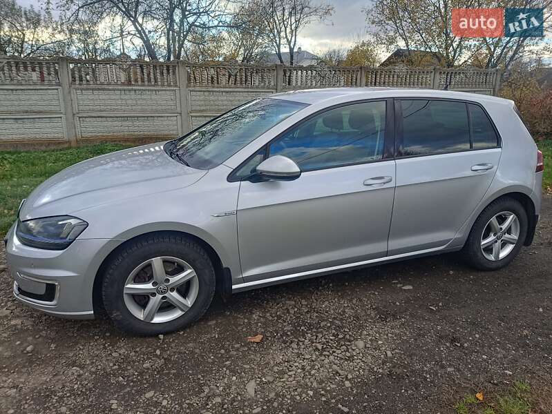Хэтчбек Volkswagen e-Golf 2015 в Стрые