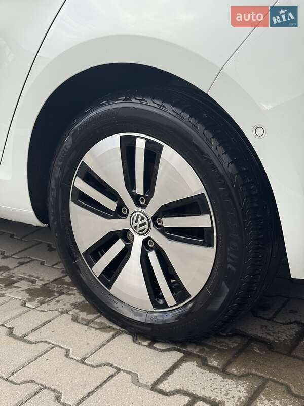 Хэтчбек Volkswagen e-Golf 2019 в Львове