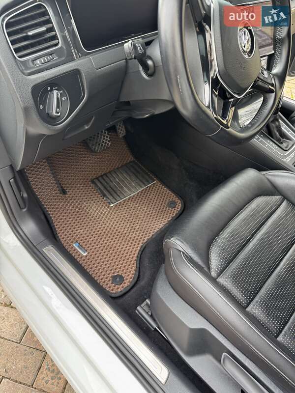 Хэтчбек Volkswagen e-Golf 2019 в Львове