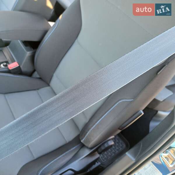 Хетчбек Volkswagen e-Golf 2015 в Старокостянтинові фото 27 Хетчбек Volkswagen e-Golf 2015 в Старокостянтинові